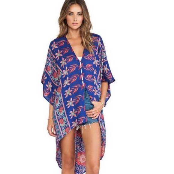 Flynn Skye Floral Kimono. - Picture 1 of 9